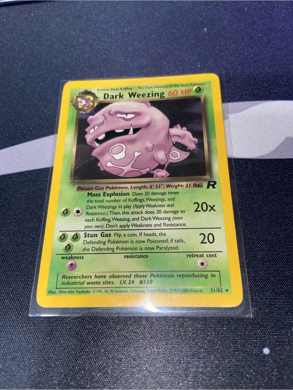 Dark Weezing Pokémon Trading Card (Card Number 31/82)Team Rocket vintage